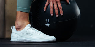 Weiße Barfußschuhe, minimalistische Trainingsschuhe für stärkere Füße