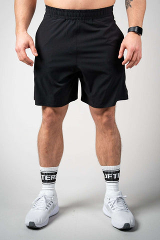 4-Way-Stretch-Material und Seitenschlitze  verleihen dir maximale Flexibilität.
