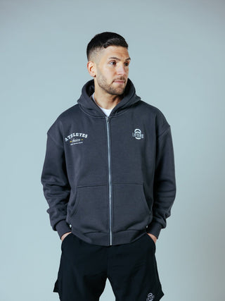 Ob ins Gym oder durch die City – der sportlich-cleane Look passt sich deinem Lifestyle an und hält dich warm, ohne dich zu überhitzen.