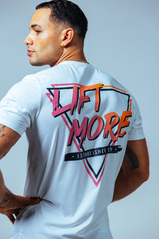 Mit dem freshen Print auf dem Rücken zeigst du, dass du bereit bist über dich hinauszuwachsen – mehr Power, mehr Style!