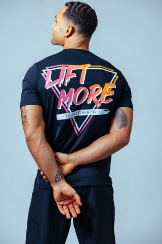 Mit dem freshen Print auf dem Rücken zeigst du, dass du bereit bist über dich hinauszuwachsen – mehr Power, mehr Style!